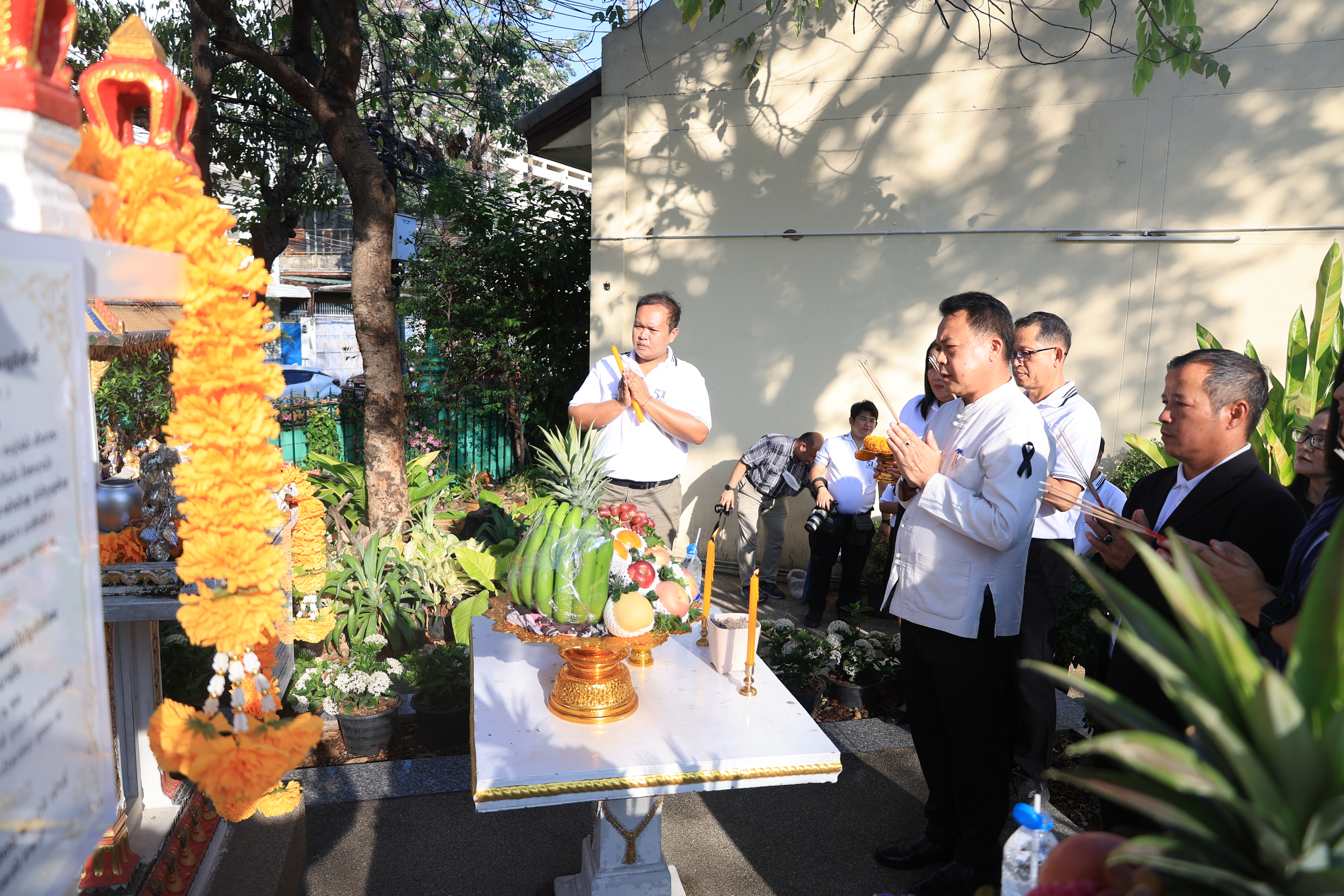 title - รองเลขาธิการ ส.ป.ก. สักการะสิ่งศักดิ์สิทธิ์ประจำ ส.ป.ก. เนื่องในโอกาสเข้ารับตำแหน่งใหม่